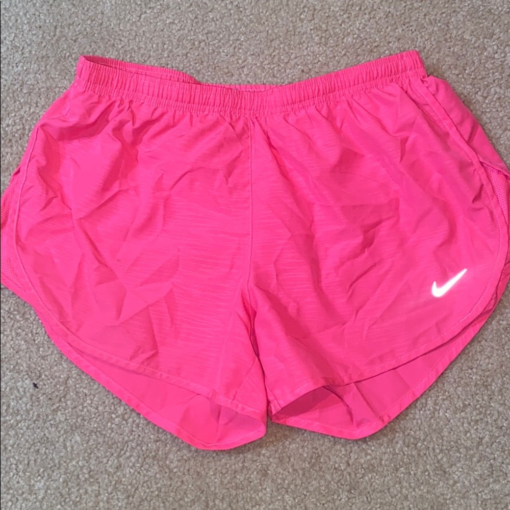 NIKE SHORTS